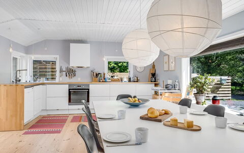 Erke - 370M from the Sea: Diseño De Interiores, Piso, Mueble, Lámpara, Techo, Madera, Suelo, Cocina, Encendiendo, Suelos De Madera
