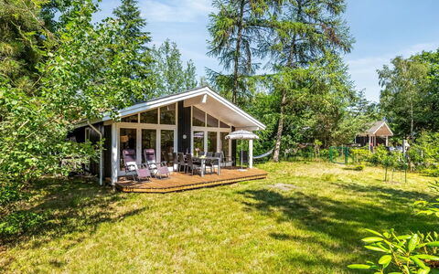 Hertta - 200M from the Sea: Techo, El Terreno Del Lote, Cabaña, Casa, Área Rural, Cobertizo, Vía Muerta, Edificios Del Jardín, Cuarto De Troncos, \Choza