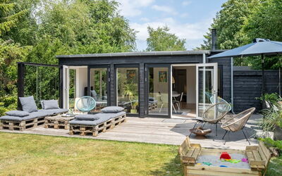 Edin - 400M from the Sea
