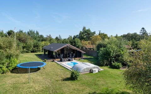 Biaver - 350M from the Sea: Techo, Casa, Cabaña, Sombra, Césped, Edificios Del Jardín, Jardín, Ocio, Yarda, Inmuebles