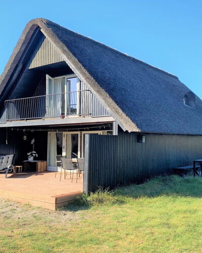 Emina - 400M from the Sea