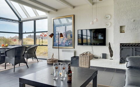 Anselmi - 450M from the Sea: Mueble, Diseño De Interiores, Sofá, Techo, Piso, Mesa, Sala, Silla, Encendiendo, Habitación