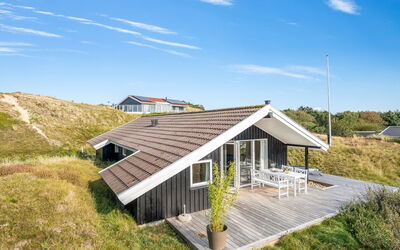 Edvardine - 400M from the Sea