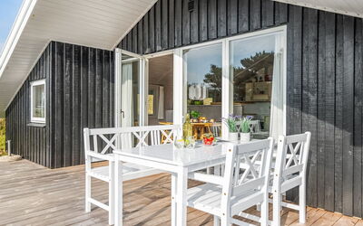 Edvardine - 400M from the Sea