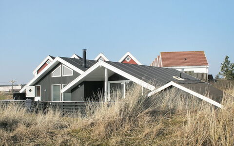 Aska - 400M from the Sea: Techo, Arquitectura, Casa, Casa, Cabaña, Vía Muerta, Inmuebles, La Luz Del Día, Casa De Campo