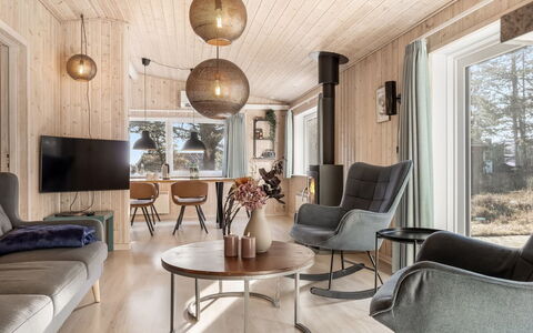 Solvey - 2Km from the Sea: Mueble, Mueble Para Exteriores, Vajilla, Mesa, Drinkware, Silla, Mesa Al Aire Libre, Comida, Botella