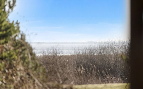 Solvey - 2Km from the Sea: Mueble, Mueble Para Exteriores, Vajilla, Mesa, Drinkware, Silla, Mesa Al Aire Libre, Comida, Botella