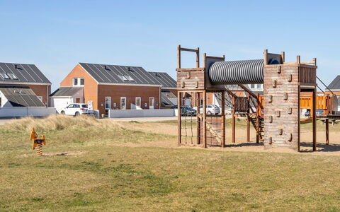 Iohannes - 2.3Km from the Sea: Techo, El Terreno Del Lote, Cabaña, Casa, Área Rural, Cobertizo, Vía Muerta, Edificios Del Jardín, Cuarto De Troncos, \Choza