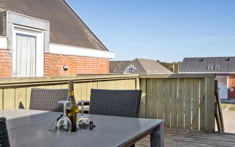 Iohannes - 2.3Km from the Sea: Techo, El Terreno Del Lote, Cabaña, Casa, Área Rural, Cobertizo, Vía Muerta, Edificios Del Jardín, Cuarto De Troncos, \Choza