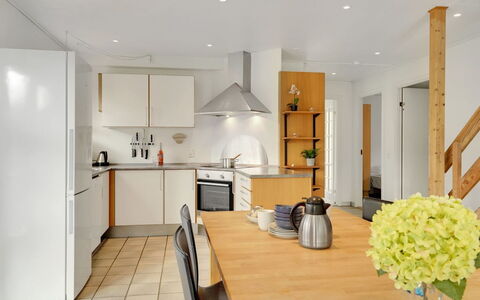 Henrike - 3.3Km from the Sea: Departamento, Sombra, Balcón, Silla, Cerca, Mueble Para Exteriores, Aluminio, Césped Artificial