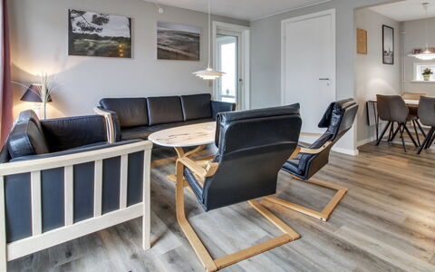 Anouk - 1.7Km from the Sea: Mueble, Piso, Diseño De Interiores, Suelo, Madera, Techo, Sala, Habitación, Sofá, Suelos De Madera