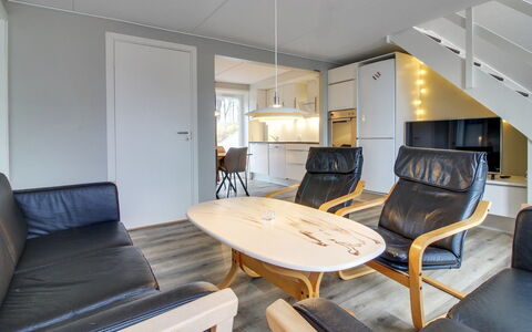 Anouk - 1.7Km from the Sea: Piso, Diseño De Interiores, Mueble, Suelo, Madera, Techo, Habitación, Suelos De Madera, Encendiendo, Sala