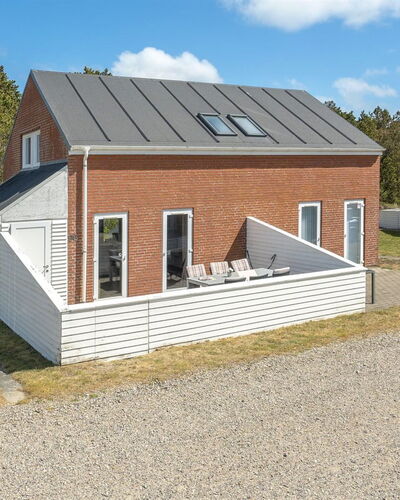 Anouk - 1.7Km from the Sea