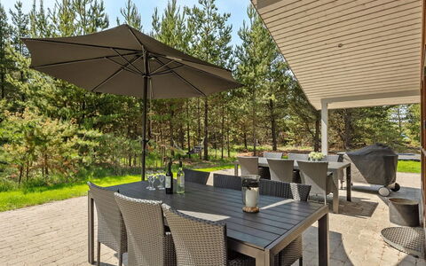 Jonas - 2.4Km from the Sea: Mueble, Mueble Para Exteriores, Silla, Mesa, Mesa Al Aire Libre, Sombra, Cocina Y Comedor Mesa, Patio, Jardín, Estructura Al Aire Libre