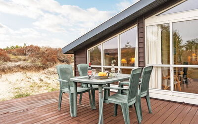 Asina - 400M from the Sea