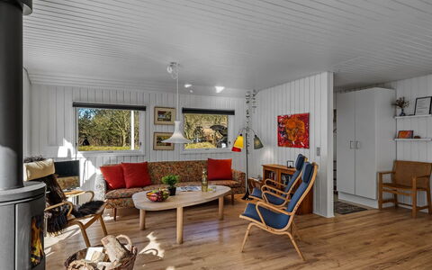 Tove - 1.5Km from the Sea: Madera, Diseño De Interiores, Techo, Piso, Mueble, Suelo, Sala, Casa, Suelos De Madera, Habitación