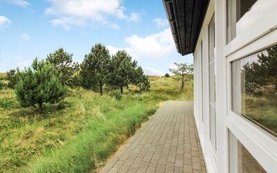Juste - 2.2Km from the Sea
