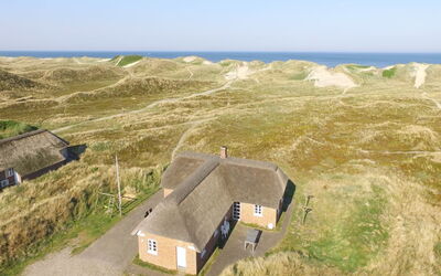Skuli - 200M from the Sea