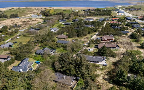 Estelle - 575M to the Fjord: Vista Panorámica, Fotografía Aérea, Barrio Residencial, Paisaje, Techo, Casa, El Terreno Del Lote, Suburbio, Inmuebles, Pueblo