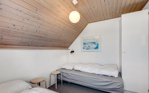 Armelle - from the Sea: Madera, Habitación, Cama, Techo, Suelo, Diseño De Interiores, Piso, Sábana, Mueble, Lecho