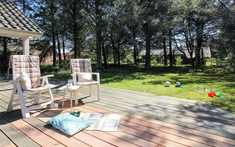 Elfrun - 250M from the Sea: Casa, Techo, Casa, Cabaña, Cobertizo, Edificios Del Jardín, Vía Muerta, Yarda, Cuarto De Troncos, \Choza