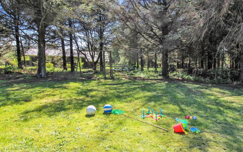 Elfrun - 250M from the Sea: Casa, Techo, Casa, Cabaña, Cobertizo, Edificios Del Jardín, Vía Muerta, Yarda, Cuarto De Troncos, \Choza