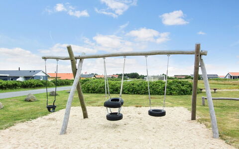 Elfrun - 250M from the Sea: Casa, Techo, Casa, Cabaña, Cobertizo, Edificios Del Jardín, Vía Muerta, Yarda, Cuarto De Troncos, \Choza