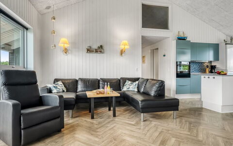 Markku - 400M from the Sea: Diseño De Interiores, Mueble, Madera, Piso, Sofá, Techo, Sala, Suelo, Casa, Encendiendo