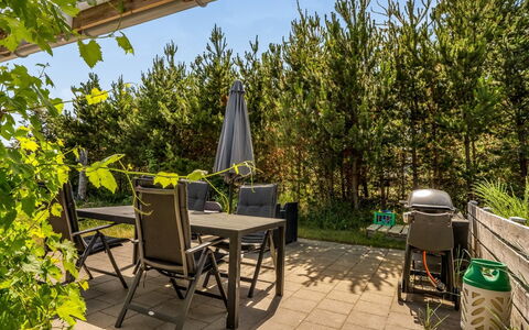 Resi - 400M from the Sea: Arbusto, Mueble Para Exteriores, El Terreno Del Lote, Mueble, Sombra, Mesa Al Aire Libre, Jardín, Silla, Luz De Sol, Paisajismo