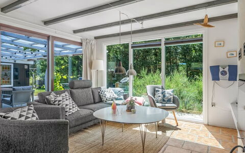 Resi - 400M from the Sea: Mueble, Sofá, Diseño De Interiores, Mesa, Silla, Casa, Sala, Mesa De Café, Departamento