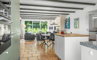 Resi - 400M from the Sea