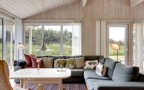 Annemia - 200M from the Sea: Madera, Mueble, Diseño De Interiores, Piso, Suelo, Casa, Sala, Sofá, Suelos De Madera