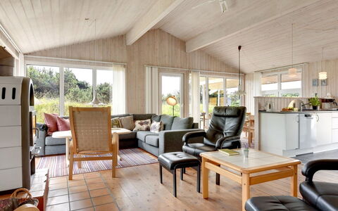 Annemia - 200M from the Sea: Madera, Mueble, Sofá, Suelo, Techo, Diseño De Interiores, Piso, Sala, Casa