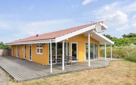 Annemia - 200M from the Sea: Techo, Casa, Cabaña, Sombra, Porche, Casa De Campo, Tablón, Estructura Al Aire Libre