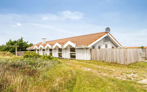 Luzy - 600M from the Sea: Azul, Cabaña, Casa, Casa, Casa De Campo, Inmuebles, Vía Muerta