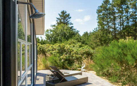 Felizia - 2.5Km from the Sea: Sombra, Mueble Para Exteriores, Jardín, Paisajismo, Eco Hotel, Yarda, Silla, Diseño, Porche, Edificios Del Jardín
