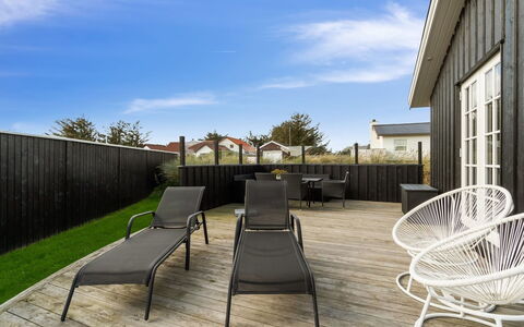 Wiebke - 200M from the Sea: Madera, Mueble, Mueble Para Exteriores, Suelos De Madera, Piso, Suelo, Cubierta, Silla, Madera Dura, Sombra