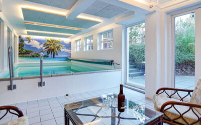 Pelle - 800M from the Sea