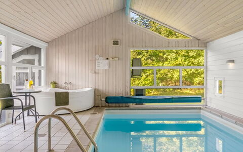 Mechthild - 2.7Km from the Sea: Techo, Piso, Diseño De Interiores, Suelo, Material Compuesto, Mueble, Recurso, Hotel, Diseño, La Luz Del Día