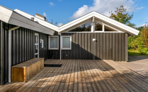 Mechthild - 2.7Km from the Sea: Techo, Piso, Diseño De Interiores, Suelo, Material Compuesto, Mueble, Recurso, Hotel, Diseño, La Luz Del Día