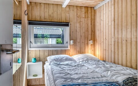 Immi - 1.5Km from the Sea: Madera, Tablón, Habitación, Madera Dura, Manchas De Madera, Cuarto De Troncos, Diseño, Cama, Lecho