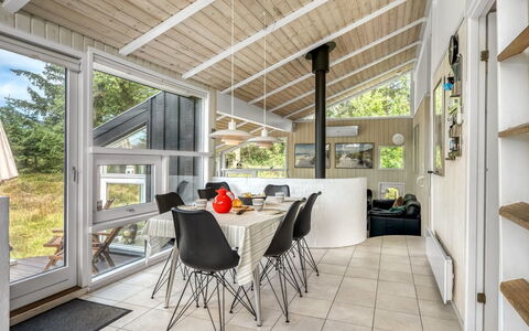 Immi - 1.5Km from the Sea: Madera, Diseño De Interiores, Techo, Piso, Suelo, Casa, Suelos De Madera, Silla, Madera Dura, Sala