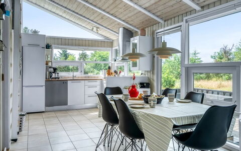 Immi - 1.5Km from the Sea: Mueble, Silla, Diseño De Interiores, Techo, Cocina Y Comedor Mesa, Cocina, Casa, Piso, Mesa, Lámpara
