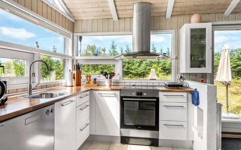 Immi - 1.5Km from the Sea: Cocina, Aparato De Cocina, Mostrador, Madera, Electrodoméstico, Diseño De Interiores, Piso, Electrodoméstico, Suelo, Mueble