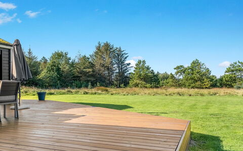 Javorka - 1.4Km from the Sea: Madera, Techo, Arquitectura, Casa, Casa, Cabaña, Vía Muerta, Madera Dura, Pendiente, Inmuebles