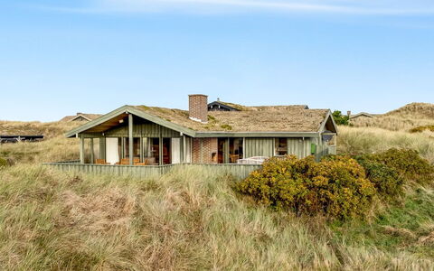Fransine - 480M from the Sea: Techo, El Terreno Del Lote, Cabaña, Casa, Área Rural, Cobertizo, Vía Muerta, Edificios Del Jardín, Cuarto De Troncos, \Choza