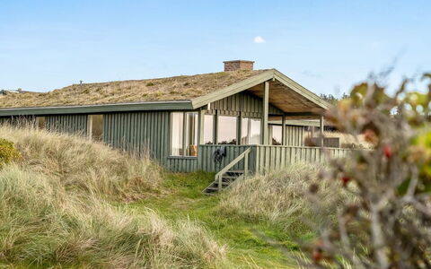 Fransine - 480M from the Sea: Techo, El Terreno Del Lote, Cabaña, Casa, Área Rural, Cobertizo, Vía Muerta, Edificios Del Jardín, Cuarto De Troncos, \Choza
