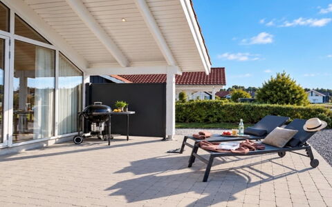 Domi - 1.2Km from the Sea: Mueble Para Exteriores, Sombra, Maceta, Silla, Planta De Casa, Patio, Toldo, Cubierta, Diseño, Porche