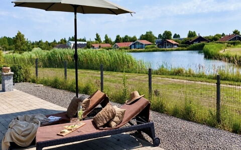 Domi - 1.2Km from the Sea: Mueble Para Exteriores, Sombra, Jardín, Paisajismo, Diseño, Paraguas, Silla, Estructura Al Aire Libre, Sunlounger