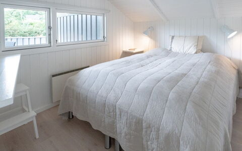 Niska - 300M from the Sea: Habitación, Madera, Linos, Sábana, Techo, Suelo, Cama, Piso, Lecho, Diseño De Interiores